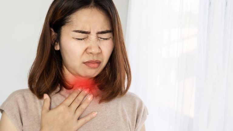 5 Ways Black Elderberry Can Help Relieve Sore Throat