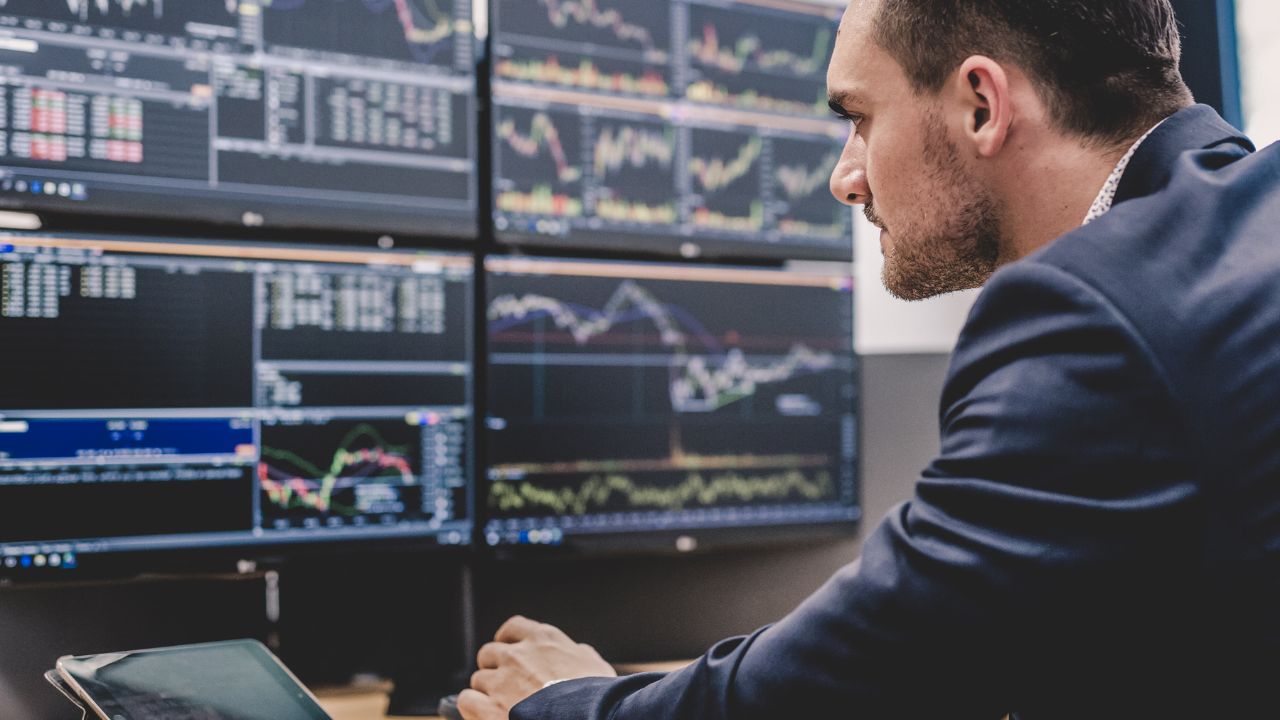 6 Reasons to Choose a Freight Broker Career in Today's Business Market
