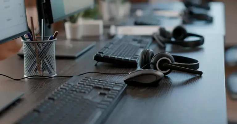Outsource IT help desk support