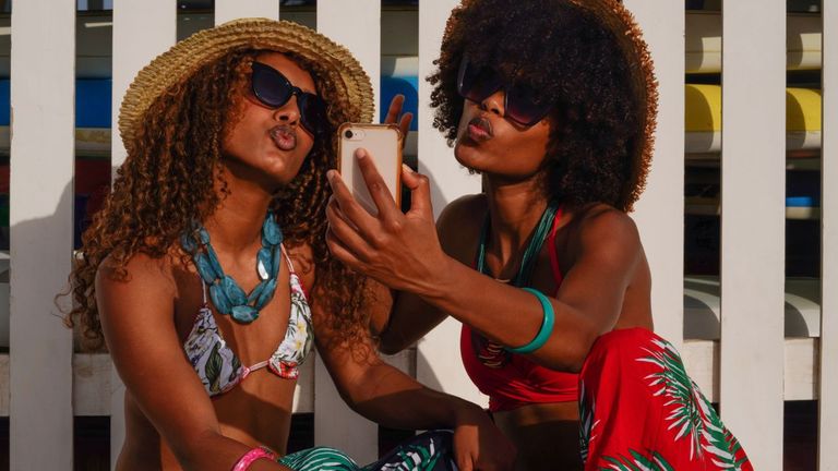 Best Wigs For Black Women: Salt And Pepper Wigs