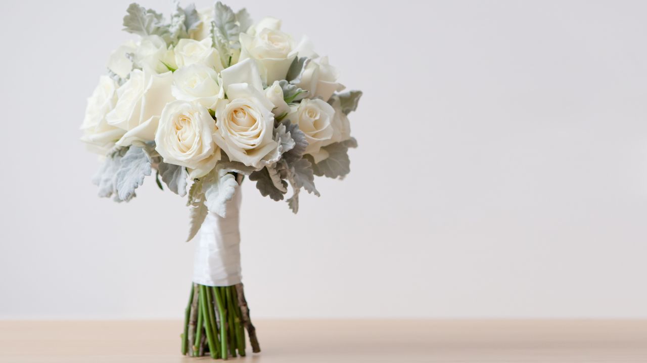 Choosing the Perfect Colors for Your Wedding Bouquet Flowers