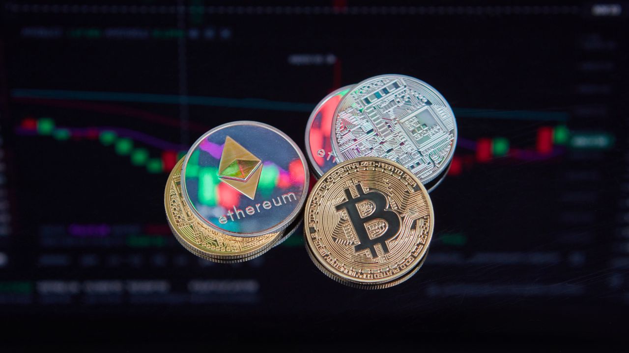 Effortlessly With an Interactive Coin Flipper