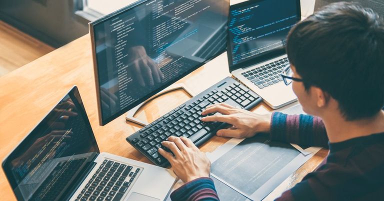 How to Outsource Fintech Software Development in 2024