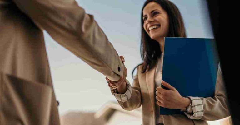 Key Factors to Take into Account Before Hiring a Lawyer for Your Case