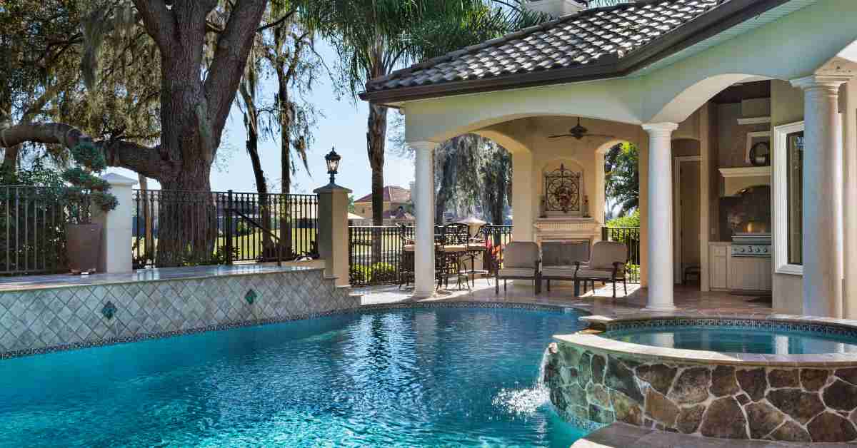 Making a Splash Key Trends in Custom Pool and Spa Landscapes