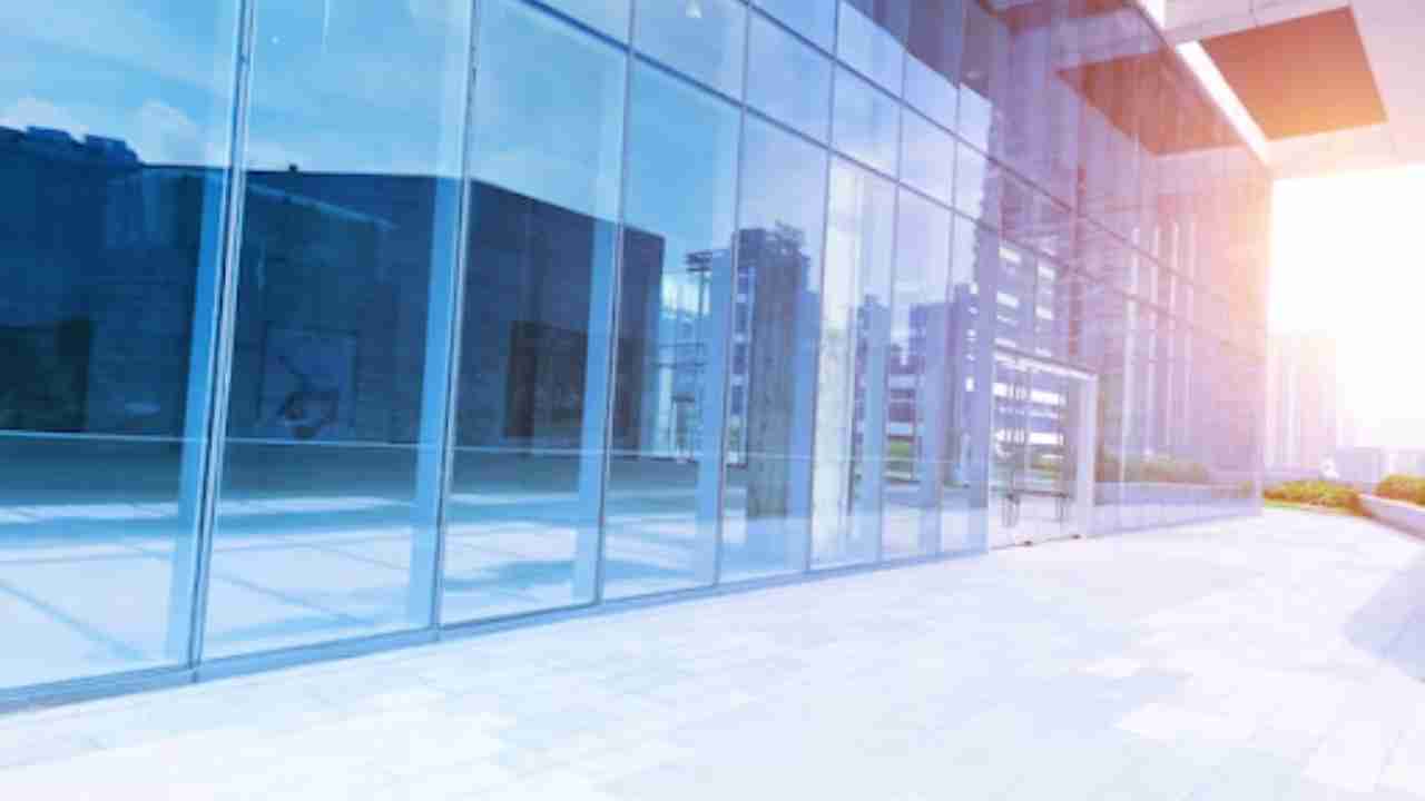 Striking the Right Balance with Glass Partitions