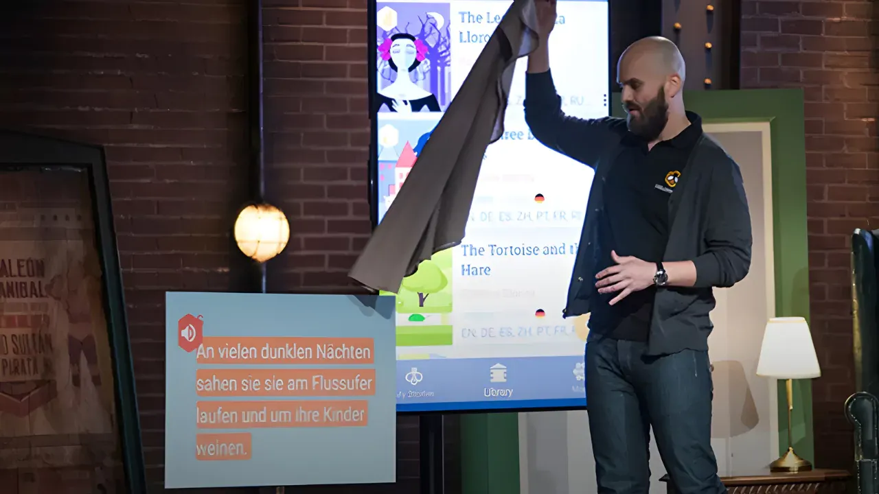 Beelinguapp founder presenting a live language-learning demo during Shark Tank Mexico pitch