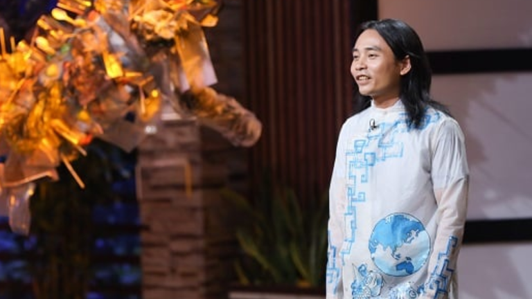BioPlas founder Nguyen Chau Long pitching eco-friendly bioplastics on Shark Tank Vietnam stage