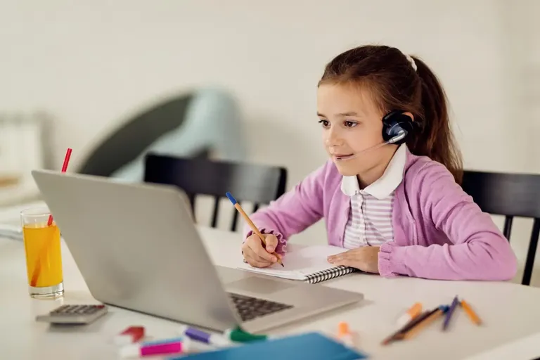 Homeschooling vs online school