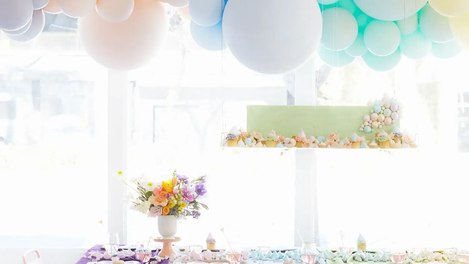 Stylish decorations for baby arrival