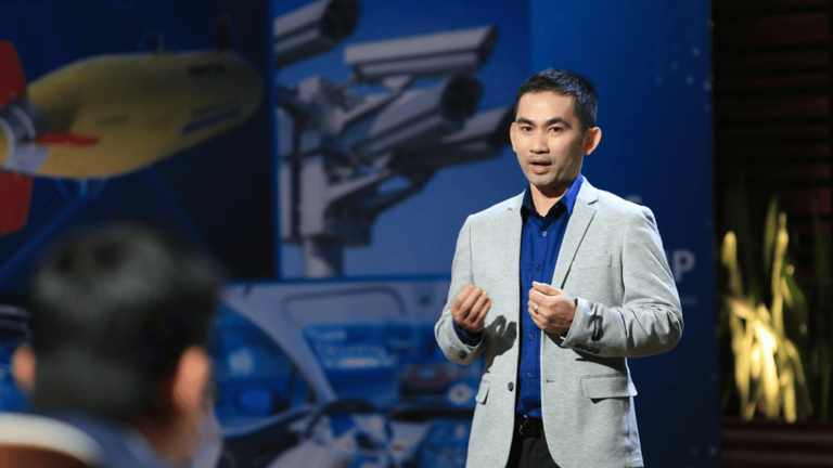 Tommy Pham pitching LASS Group AI surveillance technology on Shark Tank Vietnam