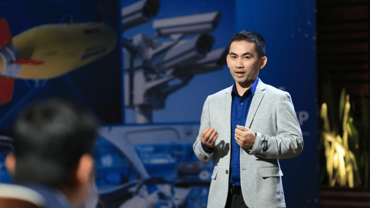 Tommy Pham pitching LASS Group AI surveillance technology on Shark Tank Vietnam