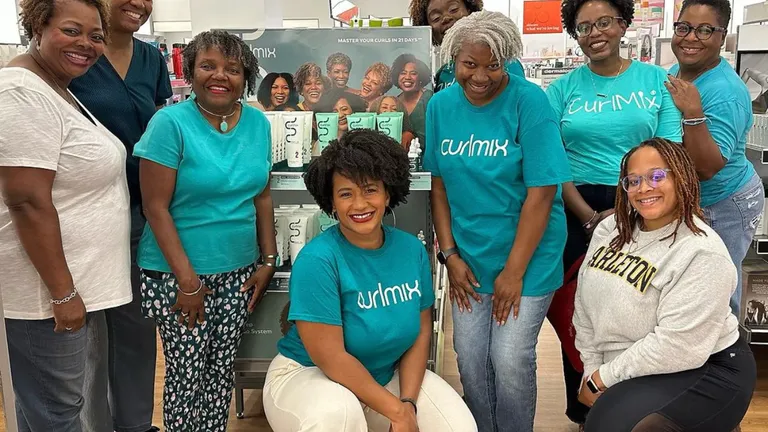 how-curlmix-founders-built-a-million-dollar-company-from-a-diy-kit-after-failing-30-business-pitches